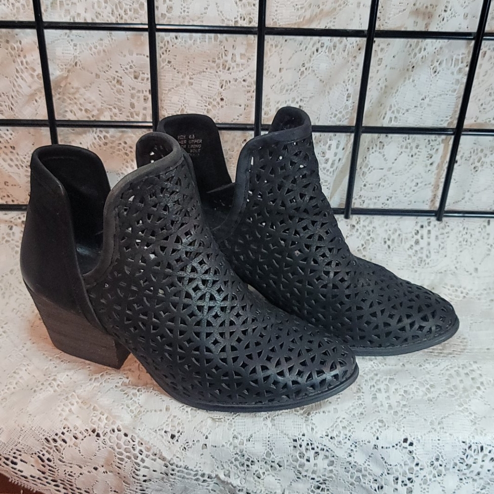 Krbonell Booties - image 4